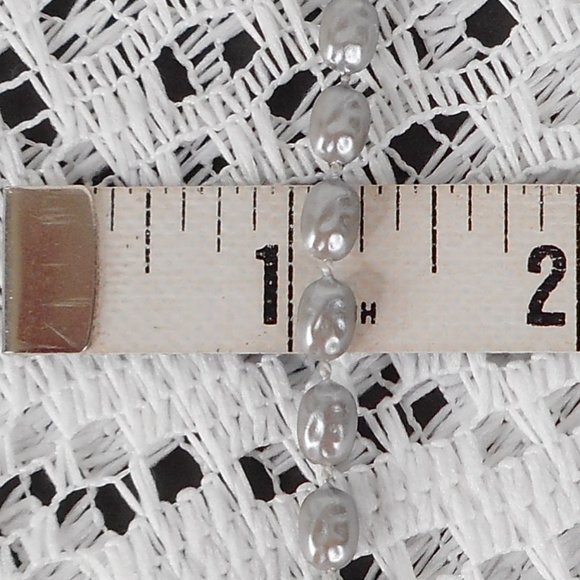 Beaded Necklace Gray Oval Plastic 35 In. Single Strand Retro Vtg 80s Minimalist - Picture 6 of 6